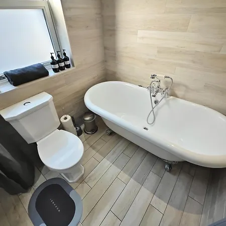 Bright 2 Bedroom Flat With Patio 10 Min To Camden Market London Exterior photo